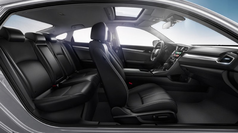 Honda Civic nổi bật với nội thất tiện nghi và không gian rộng rãi Honda Civic nổi bật với nội thất tiện nghi và không gian rộng rãi